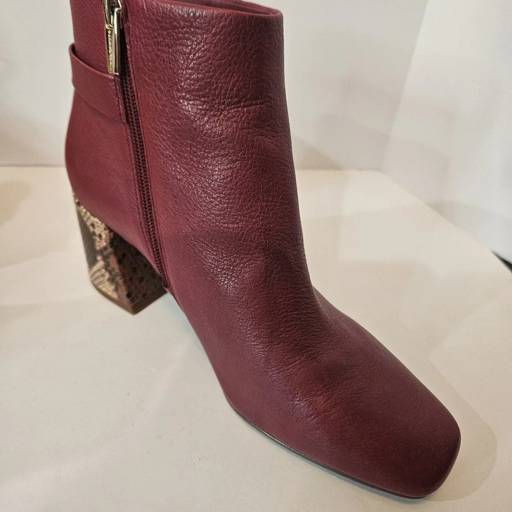 Vince Camuto Burgundy Ankle Boot Sz 9.5 Leather Zipper Professional Block Heel